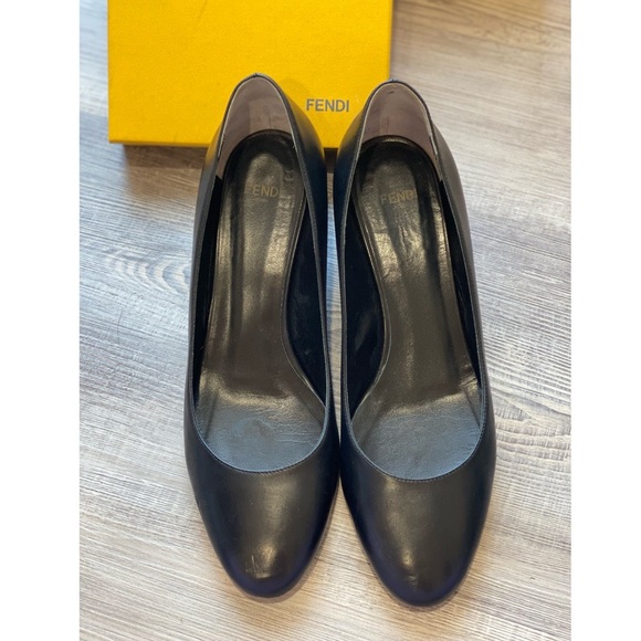 Fendi pumps. Gently used. Size 39 (8.5 US). Black, chunky heels - Picture 2 of 14
